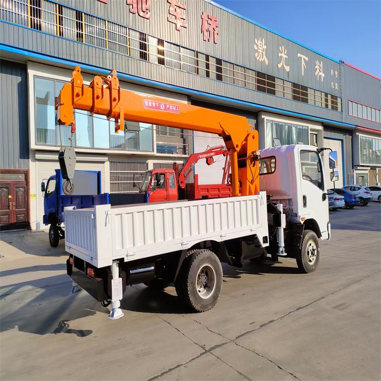 乌拉特中旗三轮随车吊定制 农用改装机自备吊中瑞长期出售